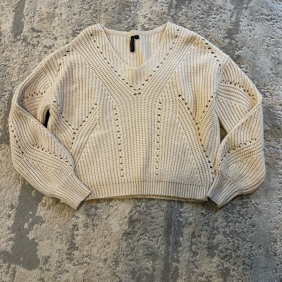 moon & madison Sweaters - Moon & Madison Cropped Cream Sweater Small
